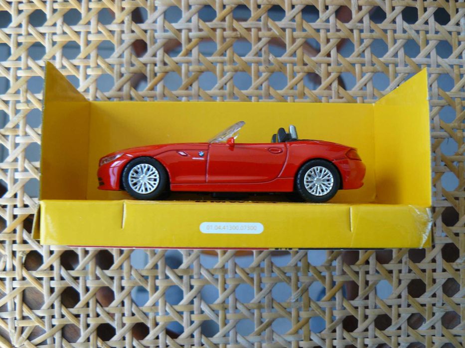 Macheta Auto De Colectie BMW Z4 Scara 1:43,Noua In Cutie,Produs RASTAR
