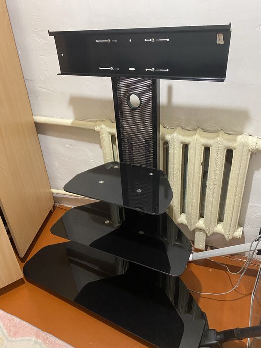 Холодильник и полка под телевизор б/у