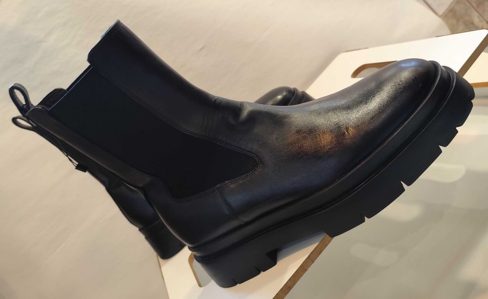 Ghete chelsea 42 plain toe ZARA NOI piele naturala moale