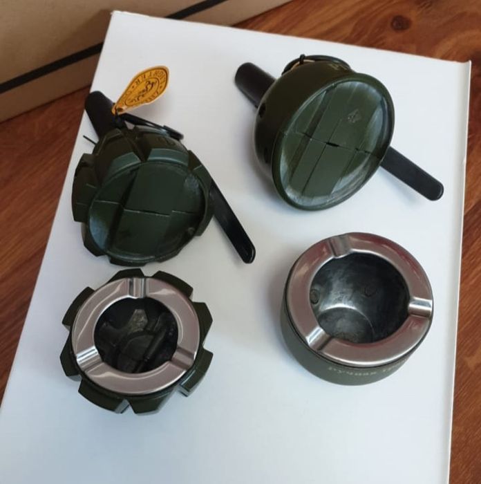 Зажигалка с пепельницей.