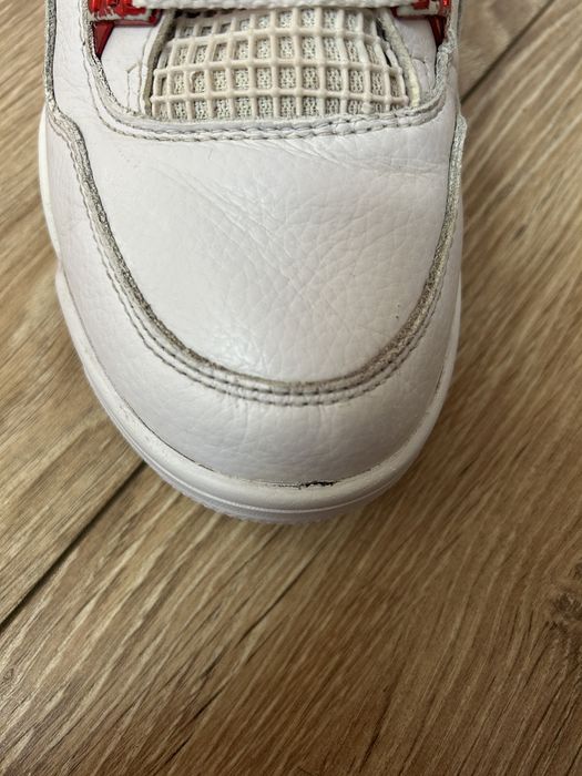 Jordan 4 matallic red 40.5
