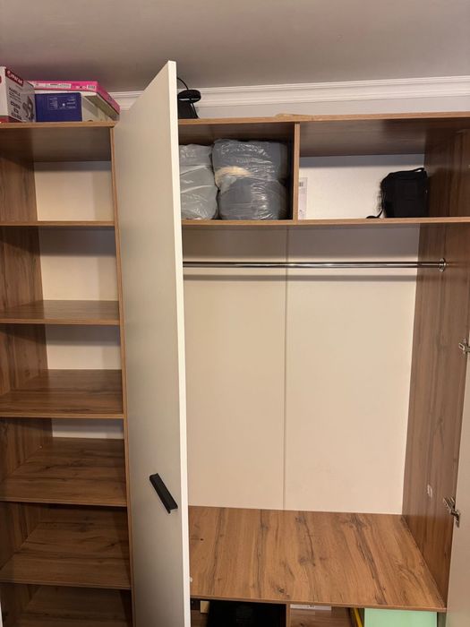 Продам распашной шкаф