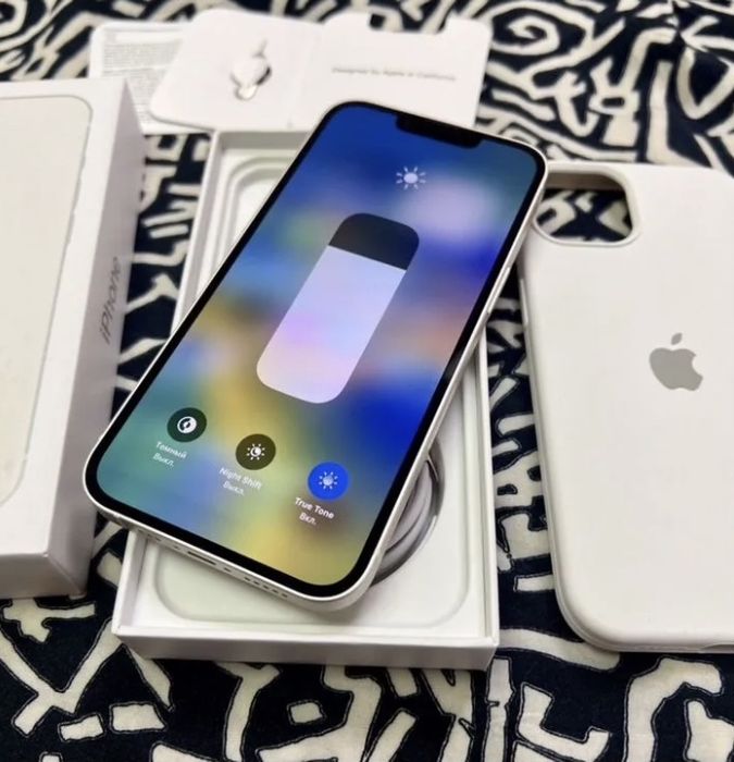 Продам айфон 13 срочно