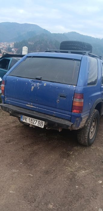 Опел Фронтера на части