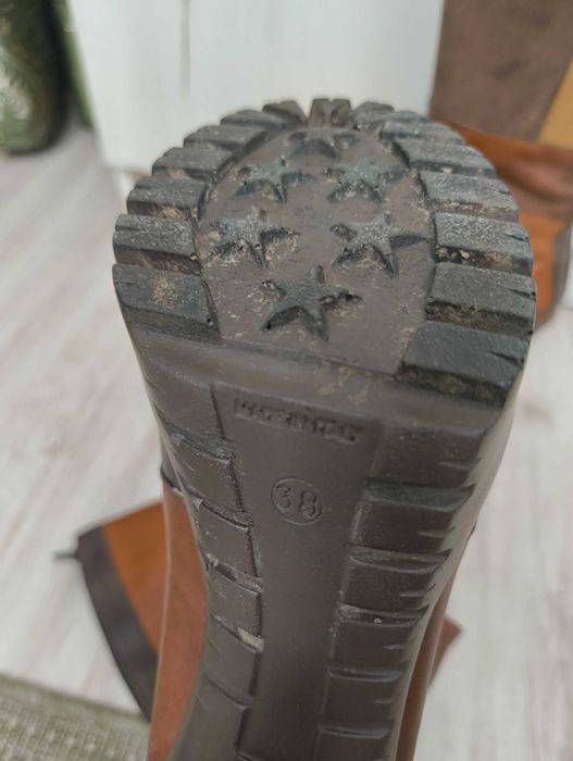 Коричневые сапожки