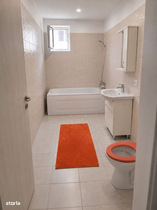 Garsoniera spatioasa aproape de metrou