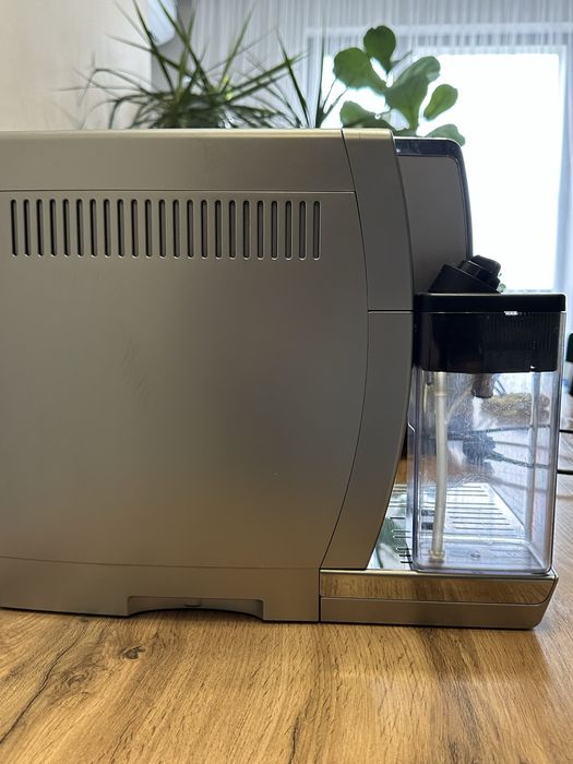 Кофе машина Delonghi