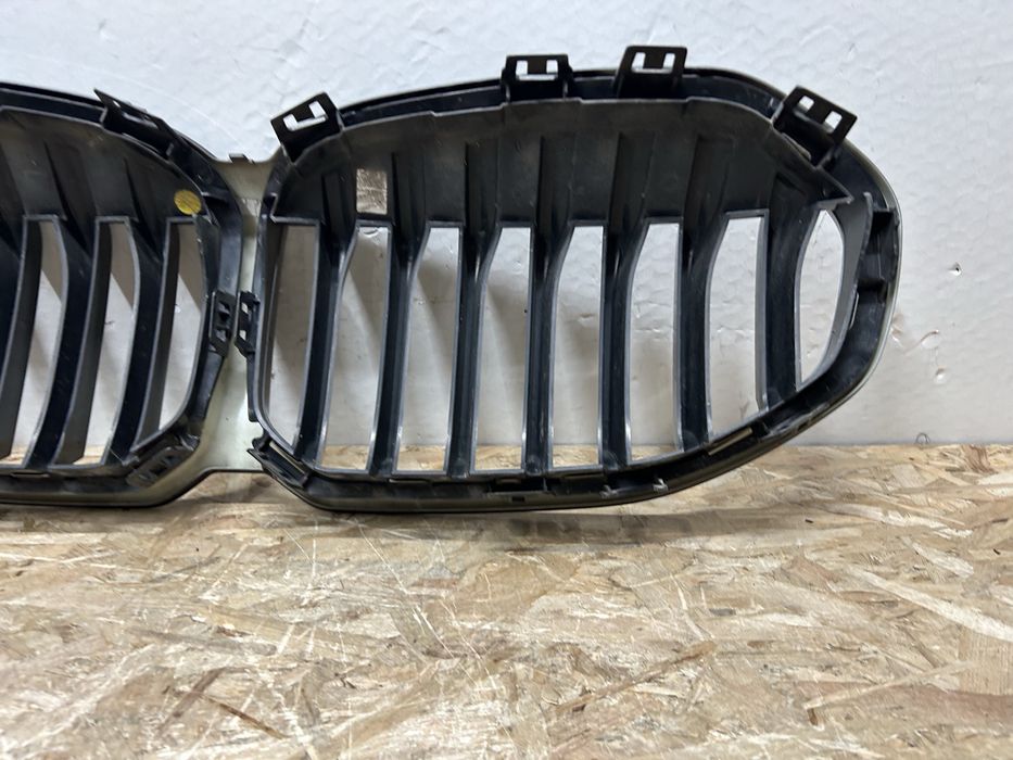 Grila bmw F40 seria 1 shadow line 2020-2023