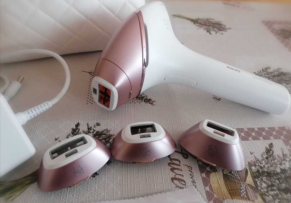 Фотоепилатор Philips Lumea Prestige BRI959