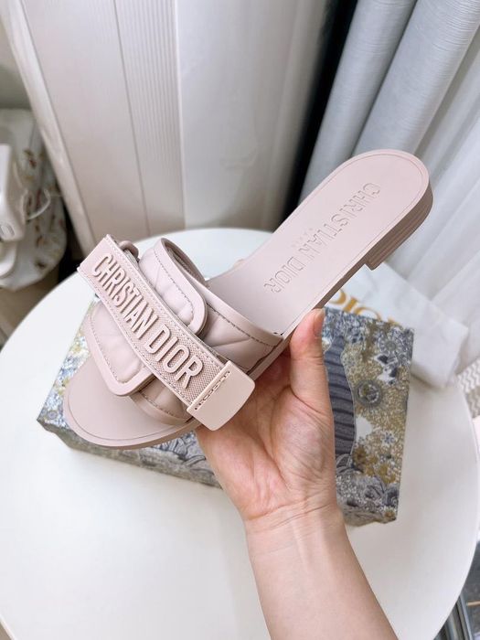 Дамски чехли Dior
