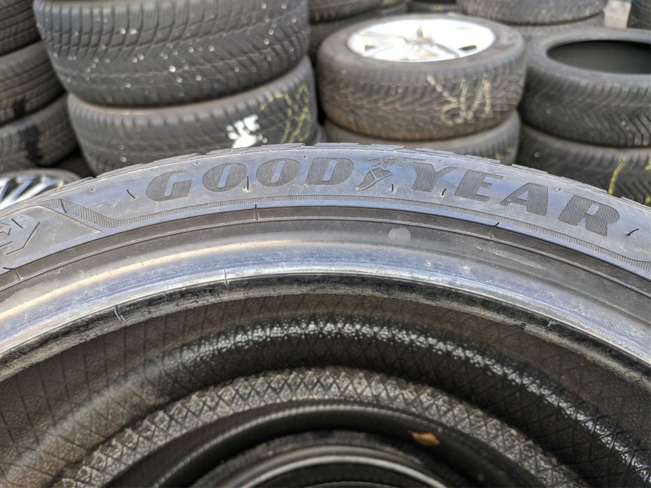 4бр Зимни гуми 225 45 18 - Goodyear - DOT 2022