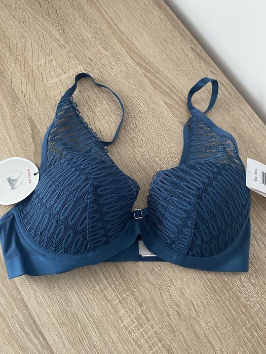 Sutien Triumph Aura Spotlight, Amourette Charm, Amourette Spotlight