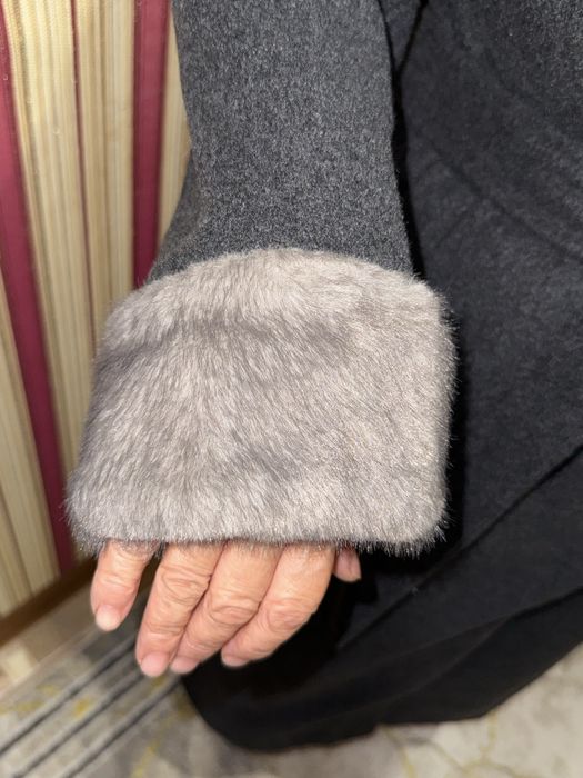 Пальто с эко мехом