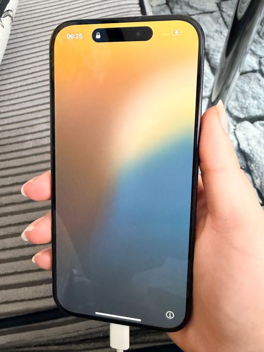 Iphone 15 pro - отлично състояние