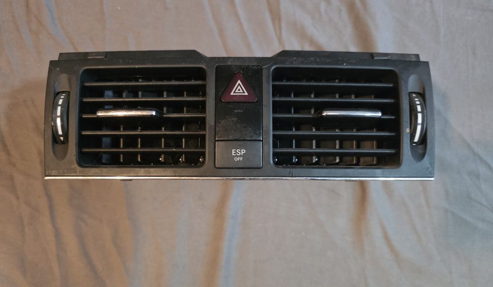 Grila centrala aer mercedes c class w204