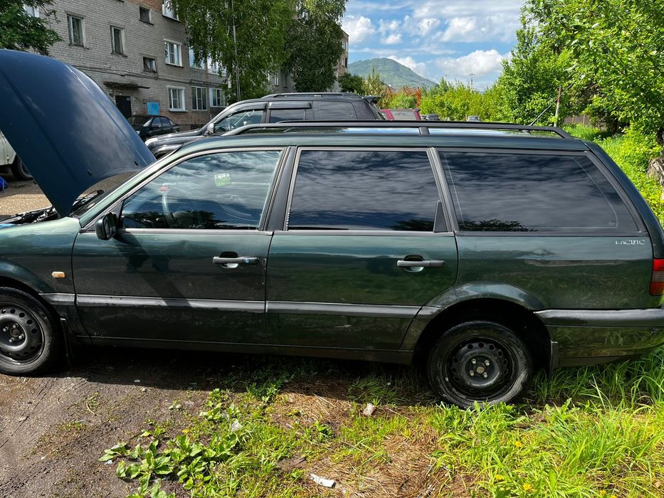 Продам машину Фольксваген пассат в4
