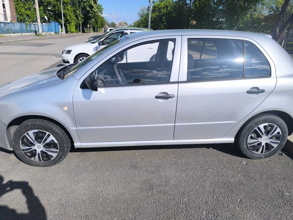 Vând Skoda Fabia 1.2 benzină (HTP), mașină economică și ușor de întreținut. – 78.583 km REALI – al doilea proprietar – economică