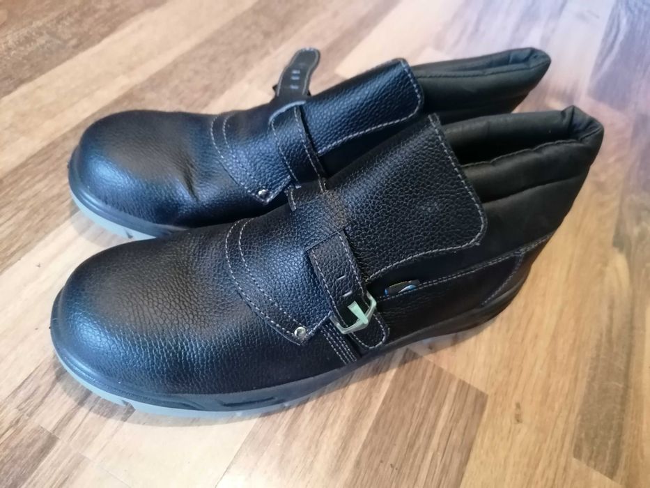 Работни с бомбе,кожени,нови-различни чифтове,размери от 38 до 48 номер