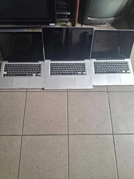 vand lot 2 laptopuri macbook