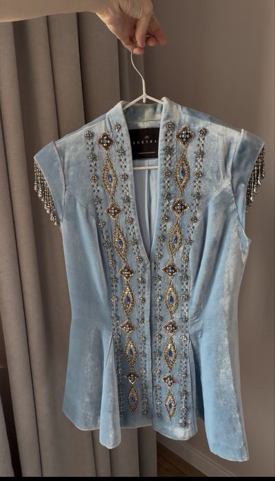 Кажекей небесно-голубого оттенка