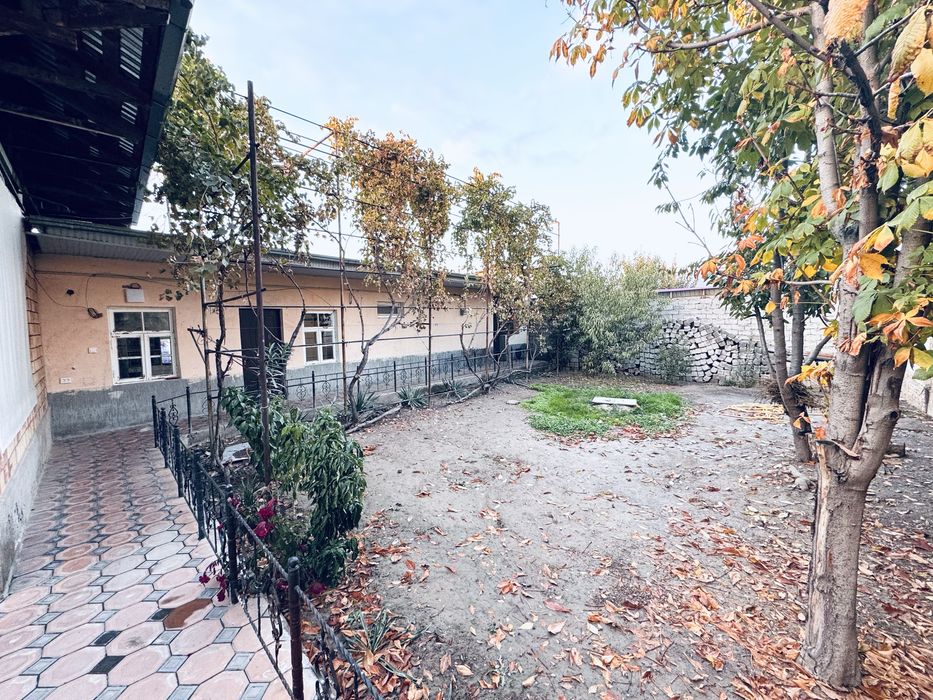 Продается дом 4 соток. 5 комнат. Кибрай. Набережная