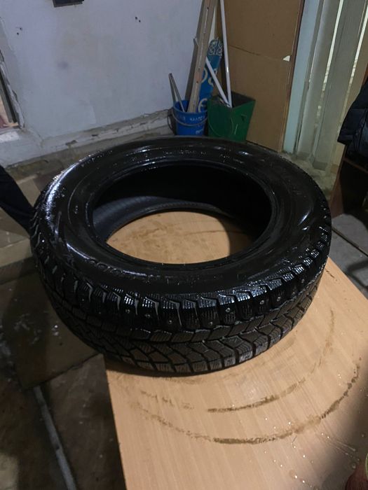 Продам шины 215х60 зима с шипами