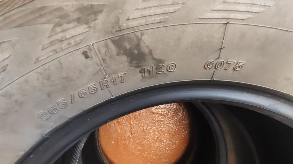 Шины зимние б/у размер 265/65 R17