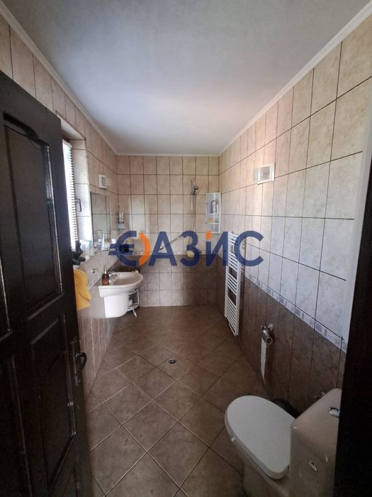 Двуетажна къща в с. Бата, България, 134 кв. м, 560 кв. м двор, цена 165 000 евро #34248635