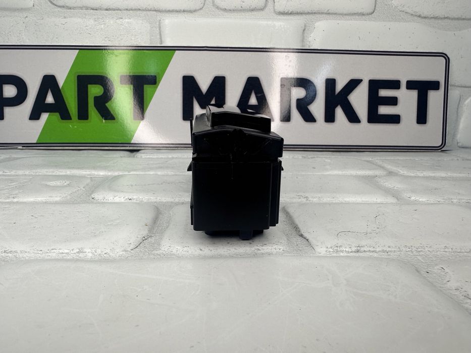 Бутон аварийни светлини AUDI Q4 E-TRON 85E925301P