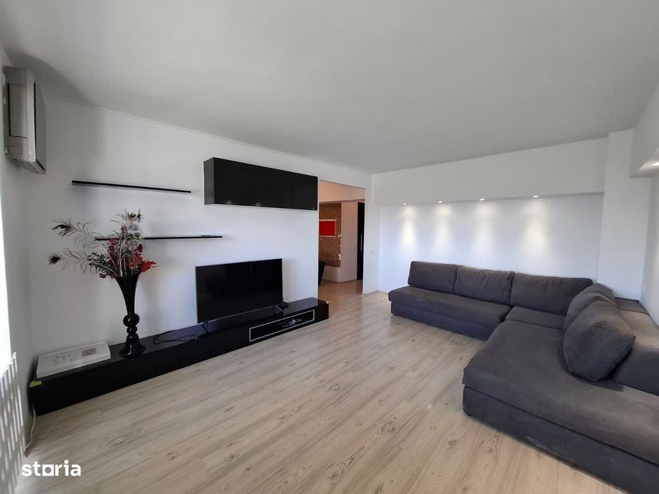 Apartament 3 Camere, Parcare  Decomandat, Renovat, Mobilat , Utilat  L