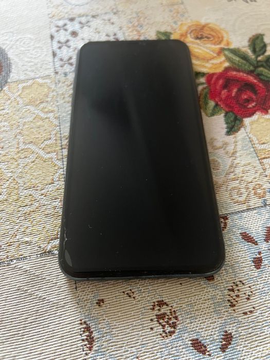 Iphone 11 pro max, stare perfecta!(ecranul nu e spart, e doar folia!!)