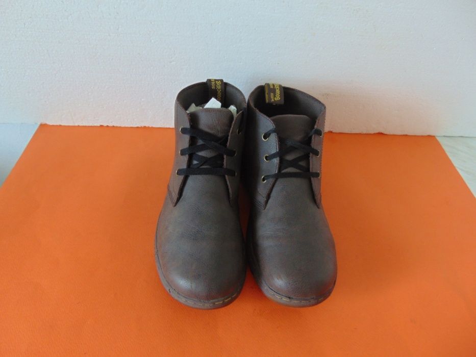 НОВИ Dr Martens номер 44 Оригинални мъжки обувки