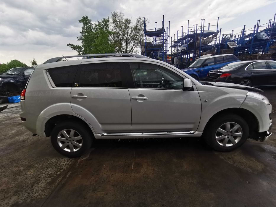 dezmembrez citroen C crosser