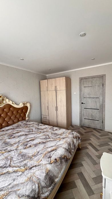 Сдаётся 2 ком квартира  район 6 микрорайон