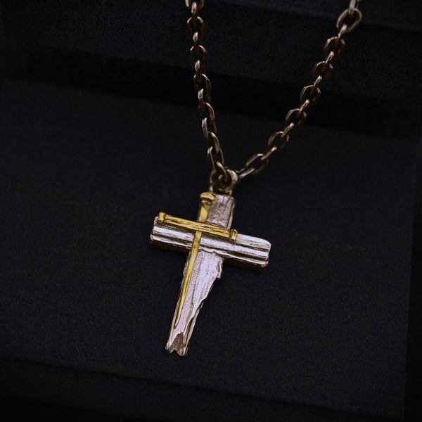 Сребърен медальон 925 – масивен мъжки кръст, символ на вяра