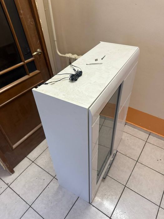 Продаю тумбочки под ТВ зону