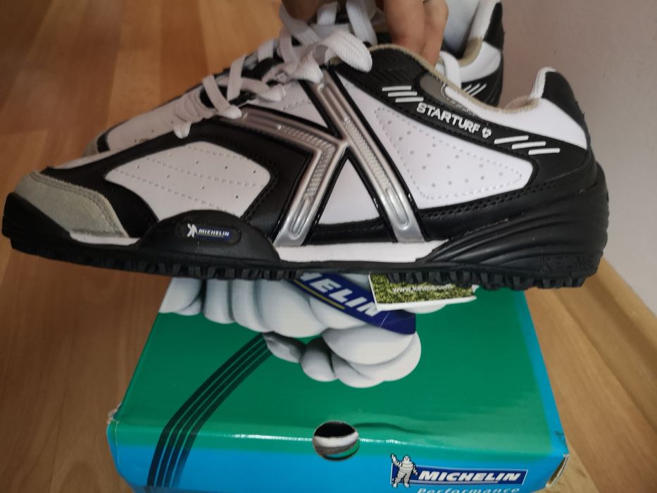 Нови обувки Kelme 41 номер