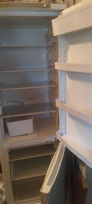 Холодильник LG  без инея и разморозки