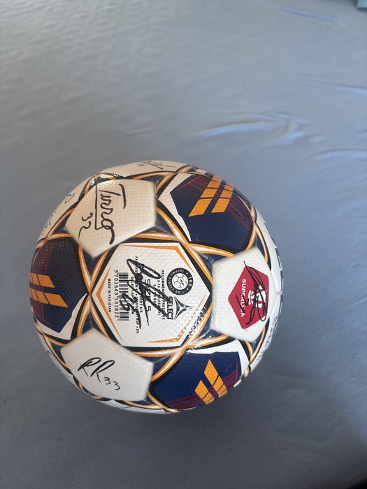 Minge oficială FCSB 2024, semnată de întreg lotul – COLECȚIE