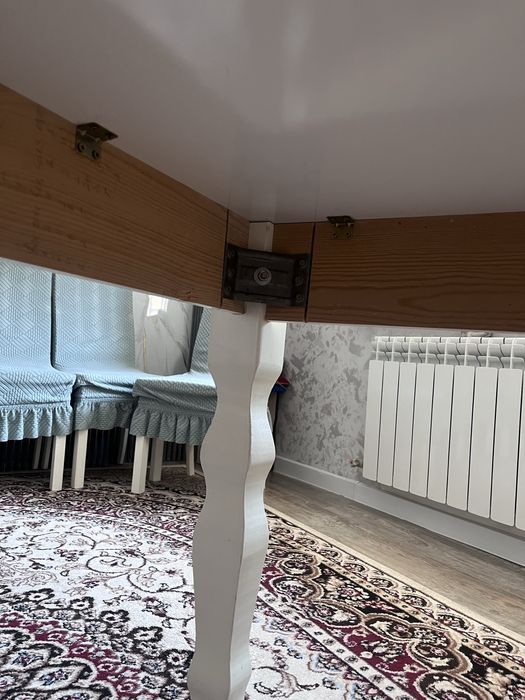 Кухонный стол со стульями