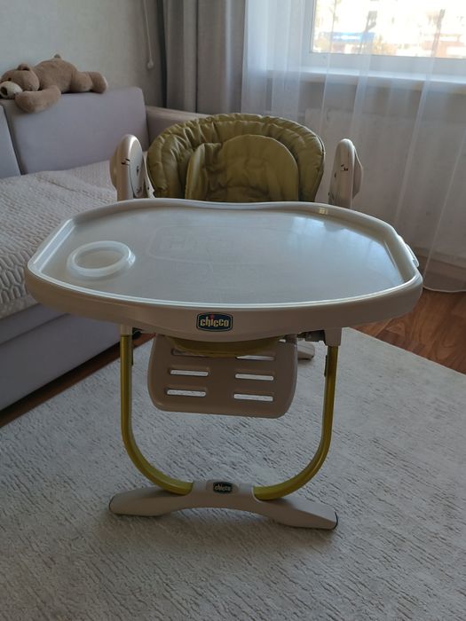 Детский обеденный стол.