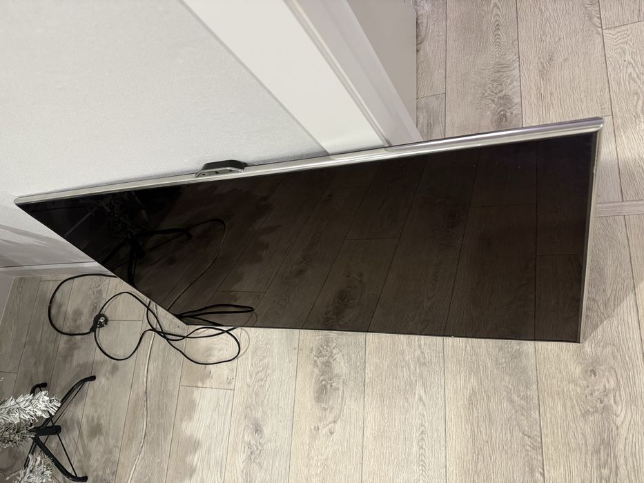 Продам телевизор 50.000.