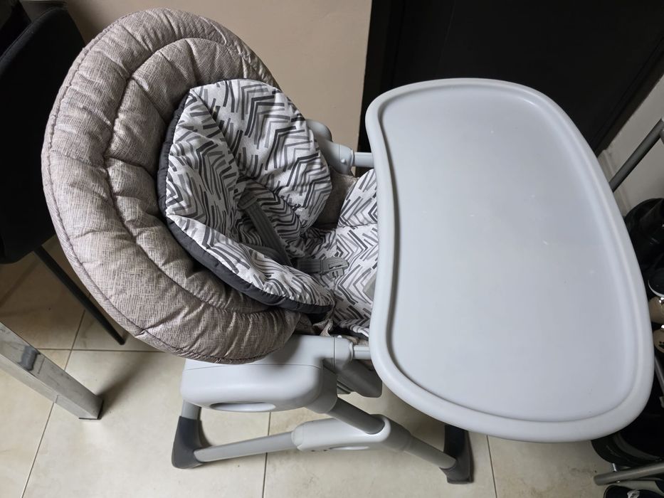 Scaunel de masa bebe Joie reglabil