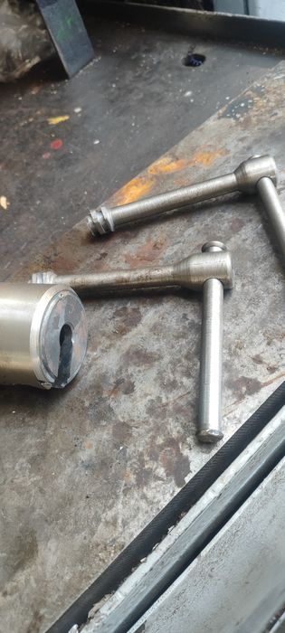 Замок на гараж винтовой