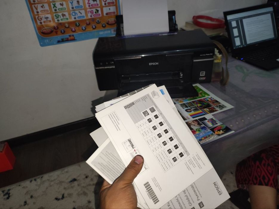 Epson yangi P P50 dyuzi 100% atigi 1677ta chiqargan 6 ta rangli printn