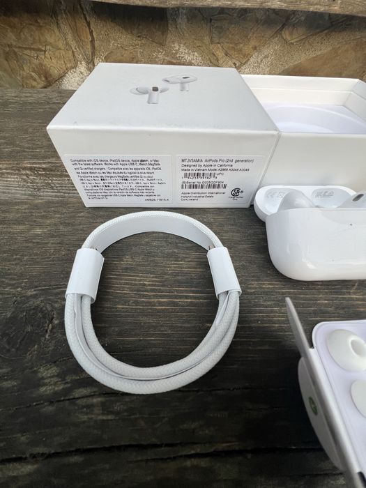 Vand casti In stare noua