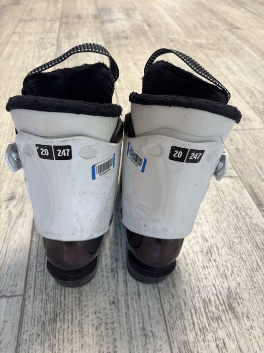 Продам лыжные ботинки детские