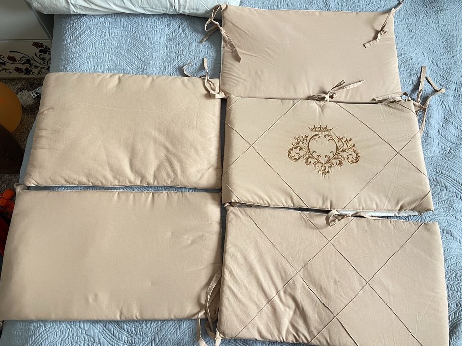 Манеж с бортиками