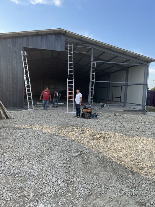Service auto pe structura metalica 11 x 30 din profil ipe 220 si panou