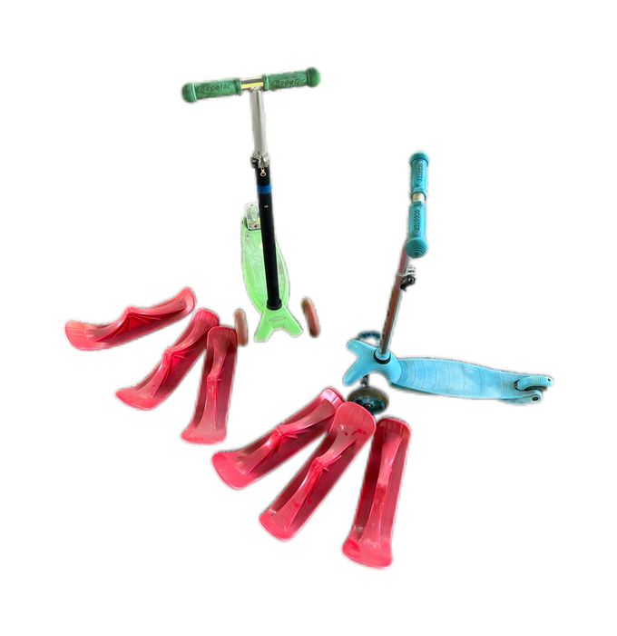 Два самоката, скейты, ролики и защита